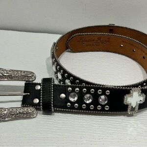 Blazin Roxx Woman’s Belt Western Rhinestone Jeweled Cross Silver Toned Hardware